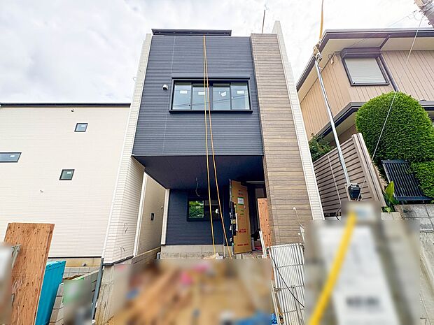 【外観】家族の温かさと陽光の暖かさ、楽しい毎日と明るい未来を予感させる「空間が織り成すひとつ先の住み心地」を演出します。