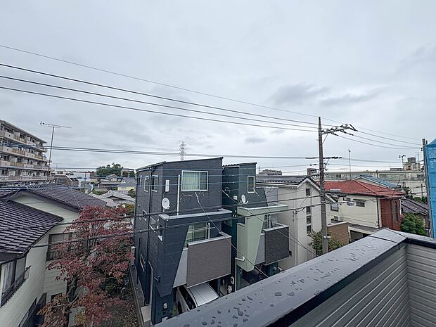 3号棟【眺望】周りには高い建物がございません。
