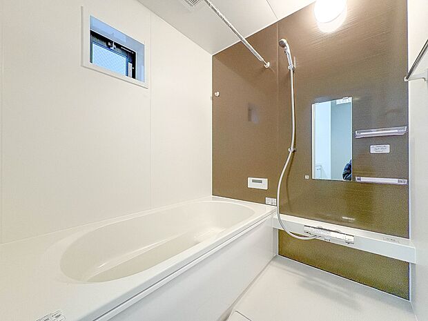 5号棟【浴室】一日の疲れを癒してくれるお風呂空間。使いやすさと上質な質感を両立して、単なる習慣から特別な時間に変わるはず。