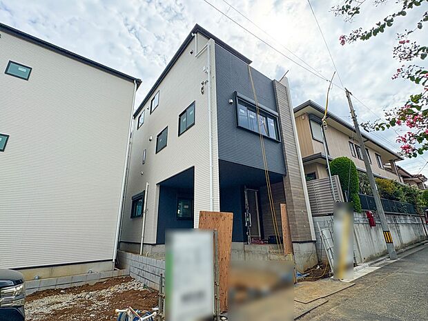 【外観】陽当りや通風性など各所に施された工夫で住みやすさを実現。部屋の大きさや周辺環境・街並など、資料には掲載していない情報が現地にはたくさんございます。是非ご確認下さい。