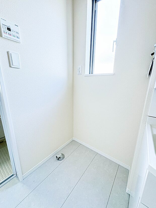 【ランドリースペース】毎日出る洗濯物を設置するクリーンなスペースです。