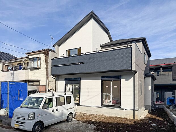 【外観】家は一生のお買物。自分ならではの家族ならではの、家にしたい。書斎を設ける。子どものプレイングルームを設ける。趣味のオーディオルームを設置する。夢を追うオンリーワンの家です。