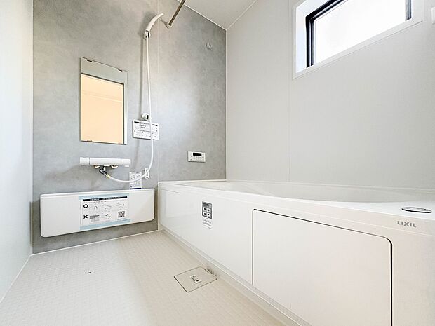 【浴室】一日の疲れを癒してくれるお風呂空間。使いやすさと上質な質感を両立して、単なる習慣から特別な時間に変わるはず。