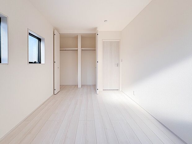 【収納】各部屋を最大限に広く使って頂ける様、全居住スペースに収納付。プライベートルームはゆったりと快適に。