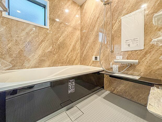 1号棟【浴室】一日の疲れを癒してくれるお風呂空間。使いやすさと上質な質感を両立して、単なる習慣から特別な時間に変わるはず。