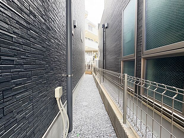 【庭】プランター等をおいてガーデニングが楽しめます。