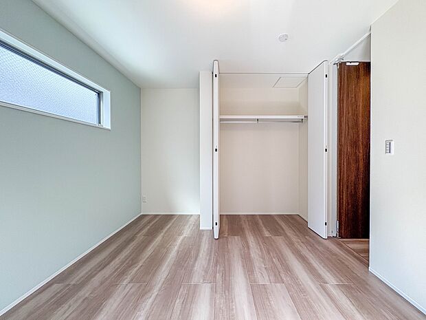 2号棟【洋室6.2帖】充実した生活は伸びやかな居室空間から始まります。快適に・伸びやかに。心の潤いを求める方々へ。