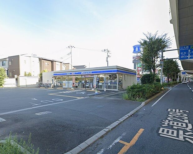 コンビニ 569m ローソン川口新郷店