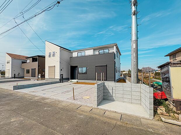 【外観】家族の温かさと陽光の暖かさ、楽しい毎日と明るい未来を予感させる「空間が織り成すひとつ先の住み心地」を演出します。