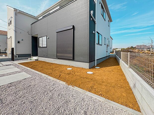 【庭】庭がある戸建てに住む楽しみのひとつは、自分たちの好みに合わせて、家庭菜園や庭づくりができることでしょう。自由自在に庭をコーディネートしてみませんか!
