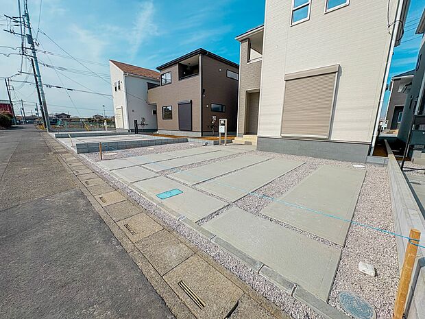 【駐車場】毎日の生活にマイカーが必須という方は、購入を検討する際、駐車場があることは大事な条件です。毎日の通勤や家族の送迎、買い物やお出かけなどクルマのある暮らしを満喫したい方は要チェック。…