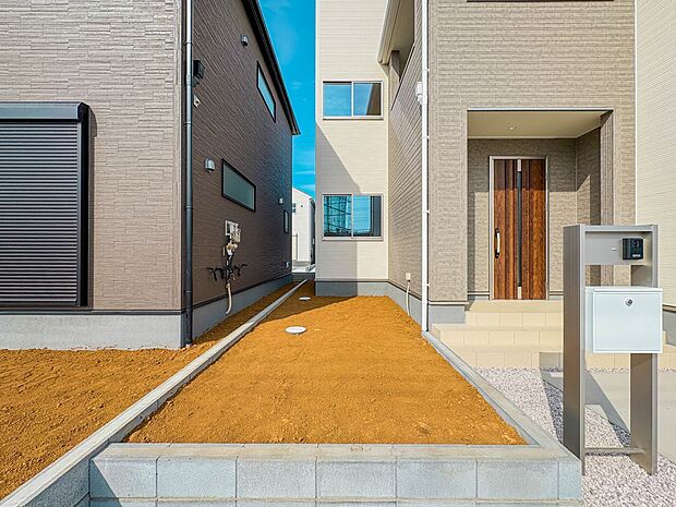 【庭】庭がある戸建てに住む楽しみのひとつは、自分たちの好みに合わせて、家庭菜園や庭づくりができることでしょう。自由自在に庭をコーディネートしてみませんか!