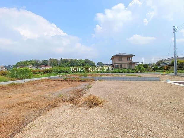 【外観】家族の温かさと陽光の暖かさ、楽しい毎日と明るい未来を予感させる「空間が織り成すひとつ先の住み心地」を演出します。