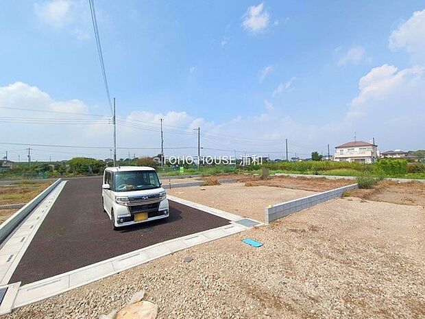 【前面道路】車の通行が少ないので、静かな住環境を維持することができます。