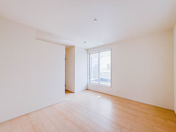 【寝室8帖】シンプルな内装はおしゃれのポイントです。シンプルは華美より飽きがこないからです。色や模様でおしゃれ感をだす。それがシンプルイズビューティーです。