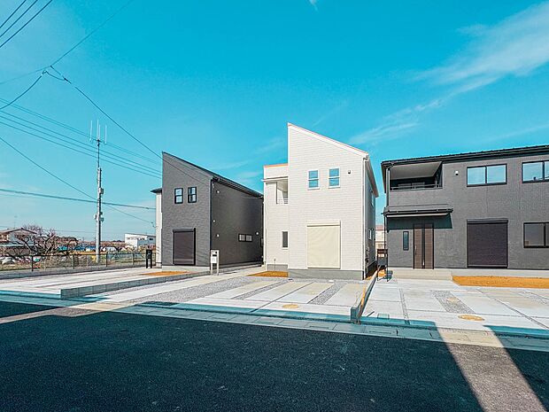 【外観】家族の温かさと陽光の暖かさ、楽しい毎日と明るい未来を予感させる「空間が織り成すひとつ先の住み心地」を演出します。