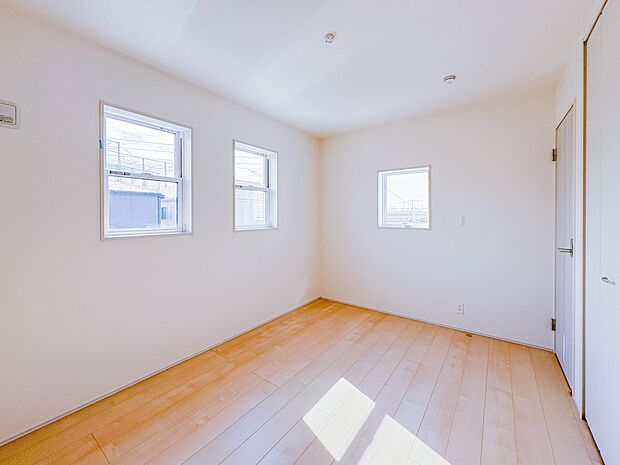 【洋室6帖】充実した生活は伸びやかな居室空間から始まります。快適に・伸びやかに。心の潤いを求める方々へ。