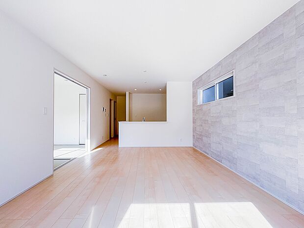 【LDK16.5帖+和室4.5帖】会話でホッとコミュニケーションできるリビング。料理でホッとハピネスになるキッチンなど。人をホッとさせる最新設備・仕様を採用しています。