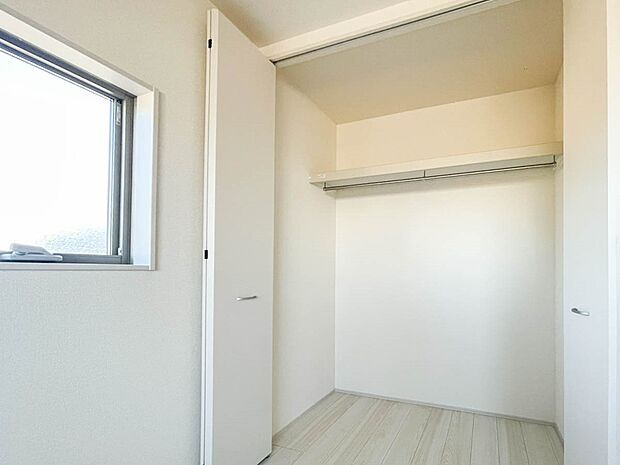 【収納】各部屋を最大限に広く使って頂ける様、全居住スペースに収納付。プライベートルームはゆったりと快適に。