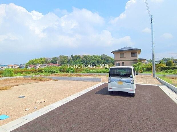 【外観】陽当りが良いと、洗濯物が乾きやすいですし、湿気やカビの心配も減るので快適です。寒い冬の日でも、日差しが届くと家の中が暖かくなりますね。