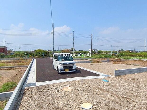 【前面道路】車の通行が少ないので、静かな住環境を維持することができます。