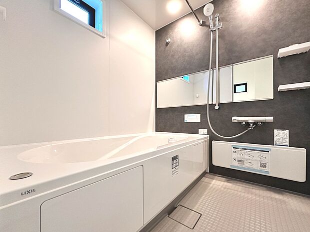 【浴室】一日の疲れを癒してくれるお風呂空間。使いやすさと上質な質感を両立して、単なる習慣から特別な時間に変わるはず。