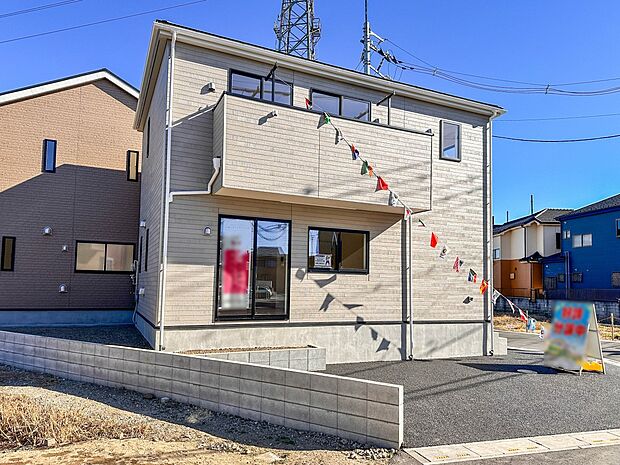 【外観】家族の温かさと陽光の暖かさ、楽しい毎日と明るい未来を予感させる「空間が織り成すひとつ先の住み心地」を演出します。