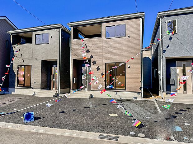 【外観】家族の温かさと陽光の暖かさ、楽しい毎日と明るい未来を予感させる「空間が織り成すひとつ先の住み心地」を演出します。