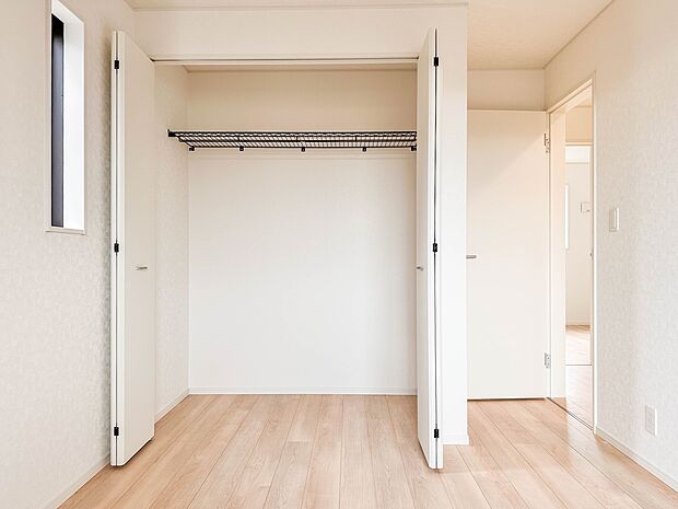 【収納】各部屋を最大限に広く使って頂ける様、全居住スペースに収納付。プライベートルームはゆったりと快適に。