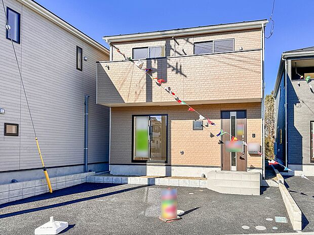 【外観】家族の温かさと陽光の暖かさ、楽しい毎日と明るい未来を予感させる「空間が織り成すひとつ先の住み心地」を演出します。