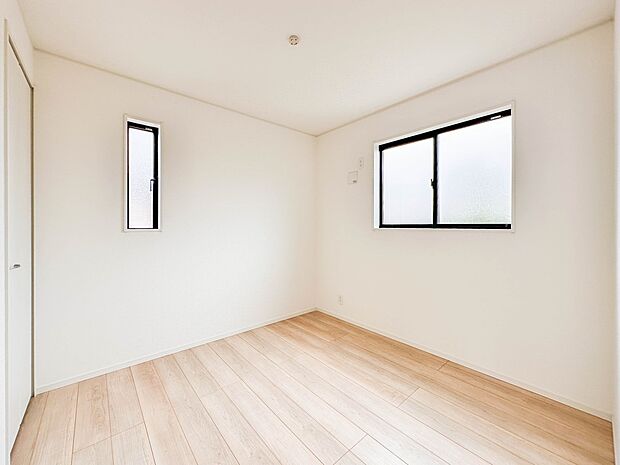 【洋室】充実した生活は伸びやかな居室空間から始まります。快適に・伸びやかに。心の潤いを求める方々へ。