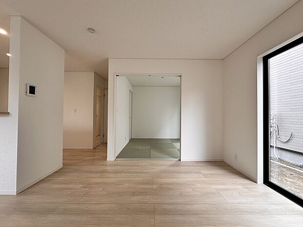 【LDK16.5帖】明るく開放的な空間が広がるLDK。大きめのLDKはそれだけで心が和みます。