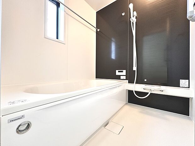 【浴室】一日の疲れを癒してくれるお風呂空間。使いやすさと上質な質感を両立して、単なる習慣から特別な時間に変わるはず。