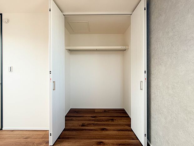 1号棟【収納】各部屋を最大限に広く使って頂ける様、全居住スペースに収納付。プライベートルームはゆったりと快適に。