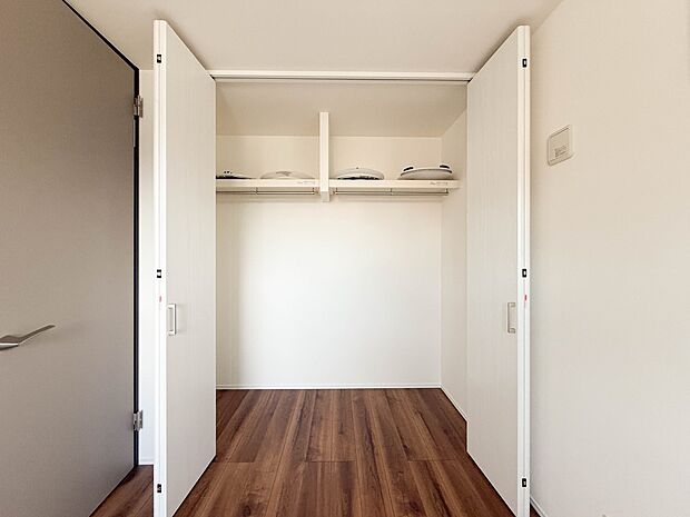 1号棟【収納】各部屋を最大限に広く使って頂ける様、全居住スペースに収納付。プライベートルームはゆったりと快適に。