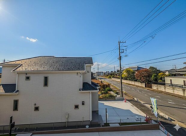 【眺望】眺望や窓からの景色が良いと、家で過ごす時間も快適です。