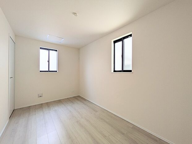 通風・採光に優れ、心地よい光と風が溢れています。 贅沢で豊かな居住性と、プライドを満たすクオリティが見事に調和した住空間。