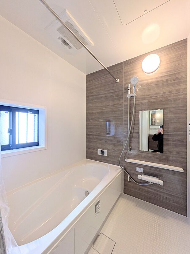 【浴室】一日の疲れを癒してくれるお風呂空間。使いやすさと上質な質感を両立して、単なる習慣から特別な時間に変わるはず。