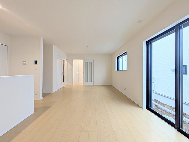 【ダイニング】家族の様子が見えやすいダイニングスペース