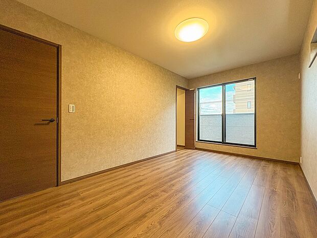 【寝室7.5帖】充実した生活は伸びやかな居室空間から始まります。