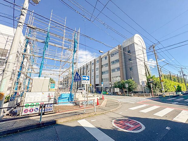 1号棟【前面道路8?】車の通行が少ないので、静かな住環境を維持することができます。