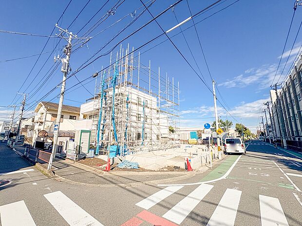 2号棟【前面道路8?】陽当りや通風性など各所に施された工夫で住みやすさを実現。部屋の大きさや周辺環境・街並など、資料には掲載していない情報が現地にはたくさんございます。是非ご確認下さい。