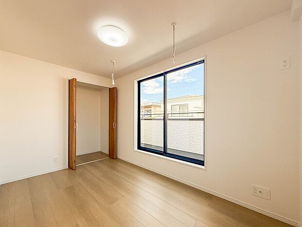 【寝室5帖】充実した生活は伸びやかな居室空間から始まります。快適に・伸びやかに。心の潤いを求める方々へ。