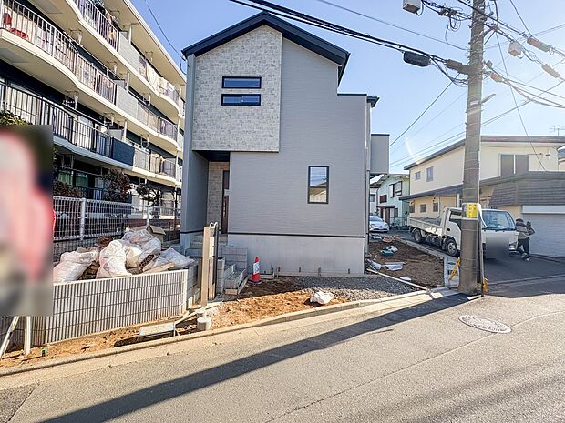 【前面道路】車の通行が少ないので、静かな住環境を維持することができます。
