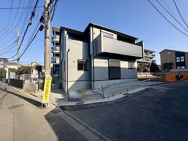 【外観】ここから始まる「日常」はご家族にとってかけがえのない時間となります。少しでも豊かに、快適に。そんな想いから本邸宅は生まれました。　