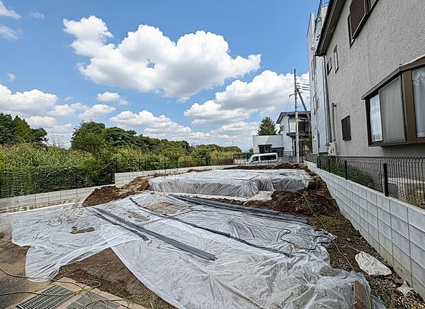 【現地外観】陽当りや通風性など各所に施された工夫で住みやすさを実現。部屋の大きさや周辺環境・街並など、資料には掲載していない情報が現地にはたくさんございます。是非ご確認下さい。