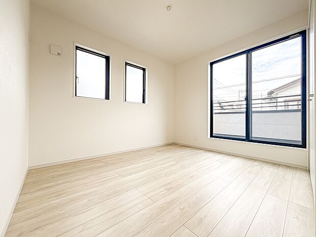 【洋室6帖】部屋の快適性を追求していくと、内装はシンプルになります。そしてポイント、ポイントにアクセントをつけて、リズムをつくる。シンプルな内装とは、リズミカルな内装と気づきます。