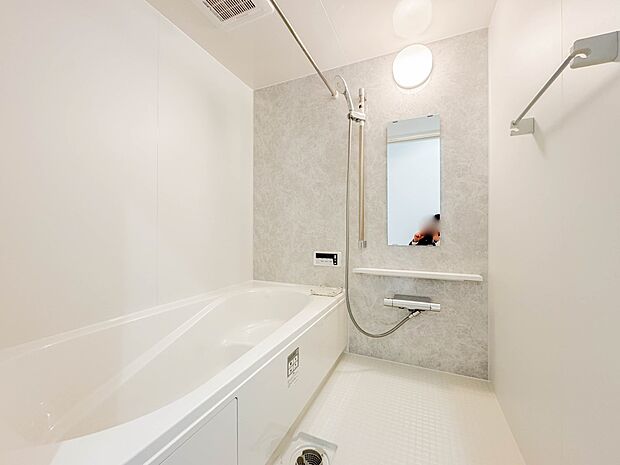 【浴室】一日の疲れを癒してくれるお風呂空間。使いやすさと上質な質感を両立して、単なる習慣から特別な時間に変わるはず。