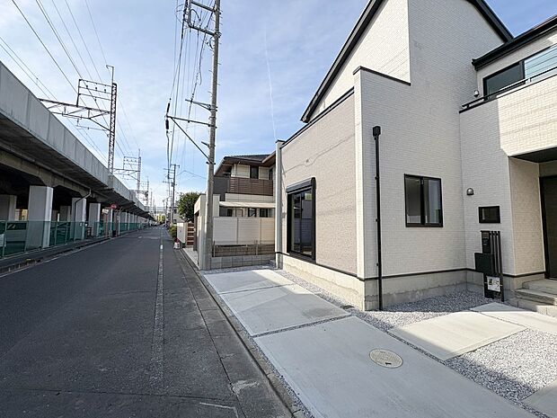 12号棟【前面道路6m】車の通行が少ないので、静かな住環境を維持することができます。