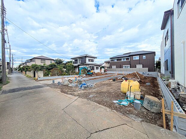 家は一生のお買物。自分ならではの家族ならではの、家にしたい。書斎を設ける。子どものプレイングルームを設ける。趣味のオーディオルームを設置する。夢を追うオンリーワンの家です。